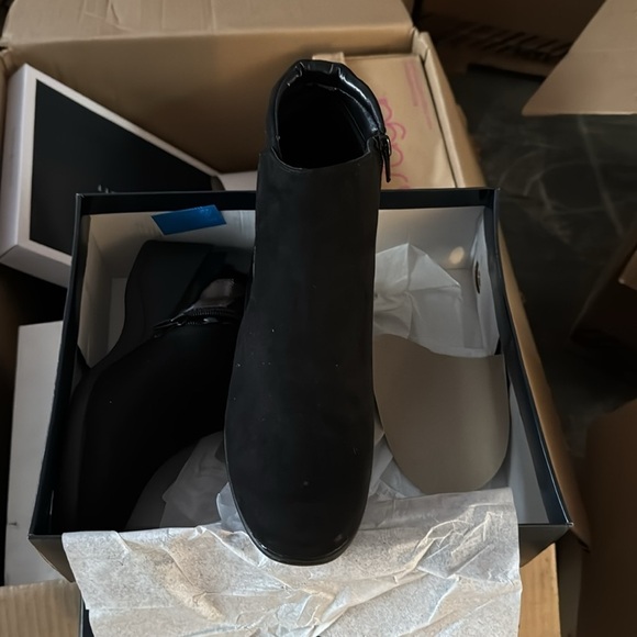 Women's Karen Scott Carina Black Ankle Boots Wedge Heel Dressy Bootie - Picture 4 of 5